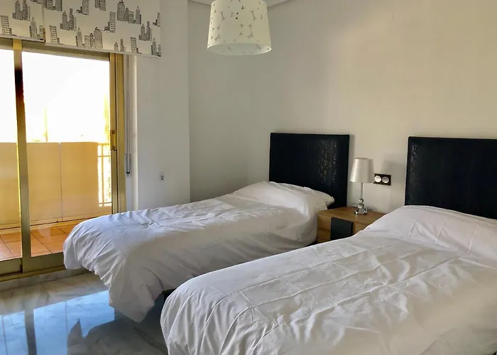 Frente A Playa Sofia A Apartamento Fuengirola